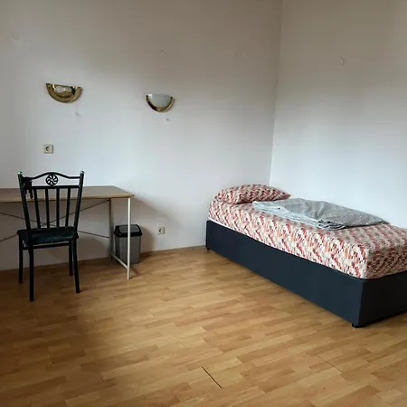 Rum i privatbostad Spacious Near Center *